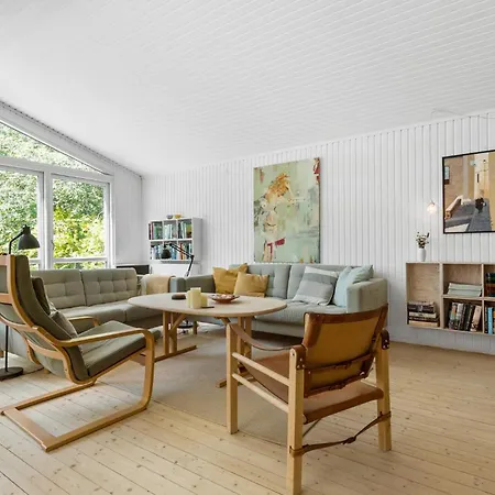 3 Bedroom Beautiful In Hébergement de vacances *