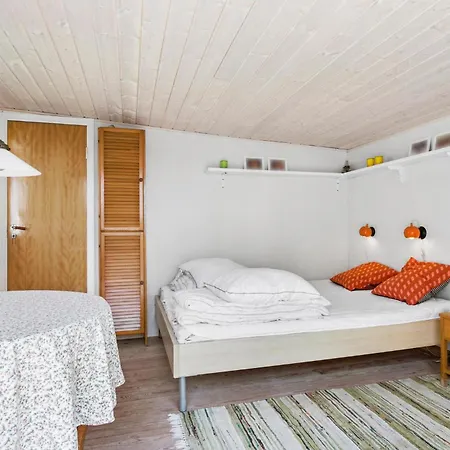 3 Bedroom Beautiful In Hébergement de vacances Melby