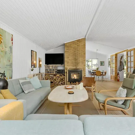 3 Bedroom Beautiful In * Melby
